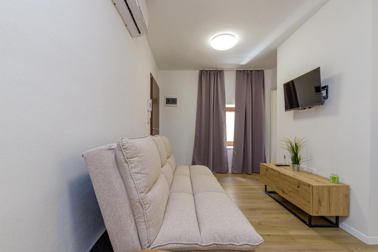 House Aves 2 Apartamento Kaštelir Exterior foto